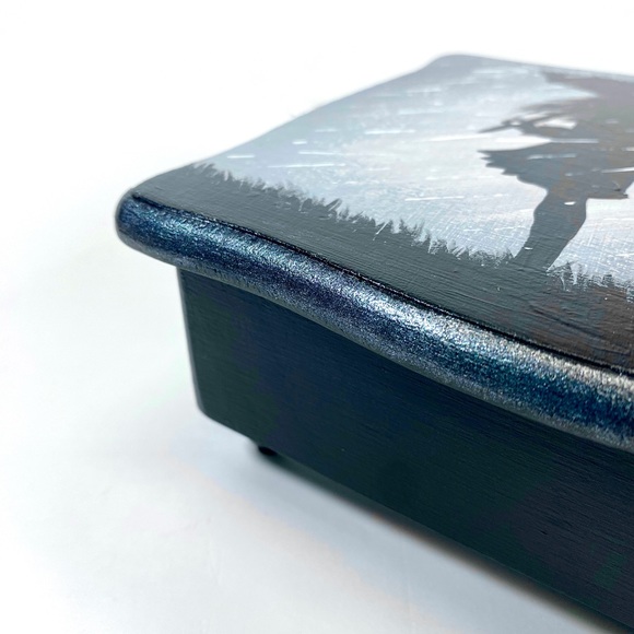 Original Acrylic Art on Upcycled/Reloved Vintage Wood Musical Jewelry Box - Picture 3 of 10